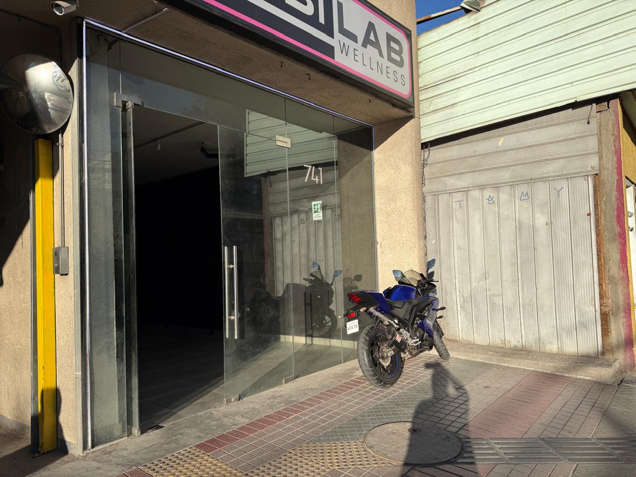 GRAN LOCAL COMERCIAL HOTEL IBIS (GIMNASIO).-