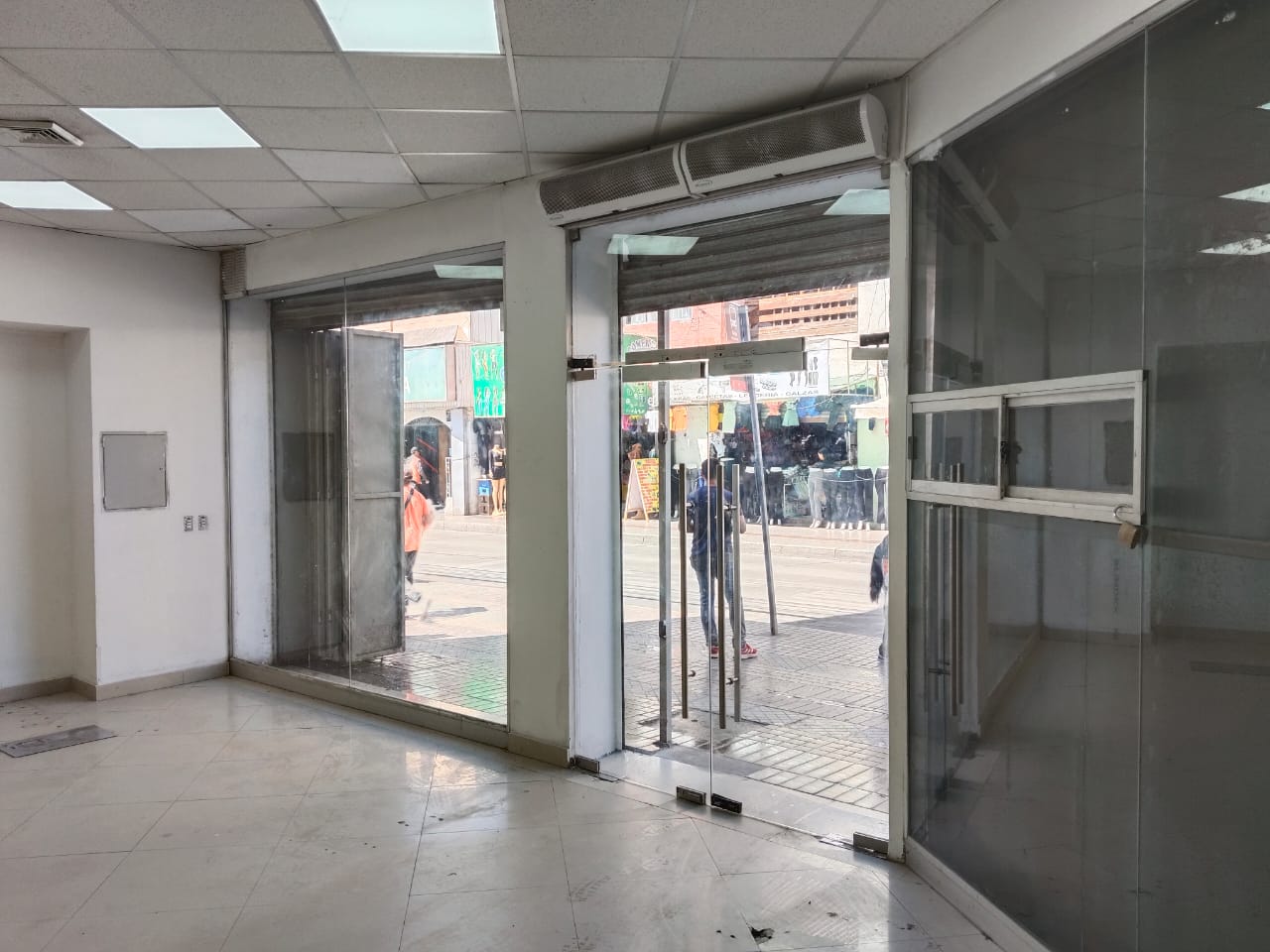 ESPECTACULAR LOCAL COMERCIAL_PLENO CENTRO_CALLE MAIPU
