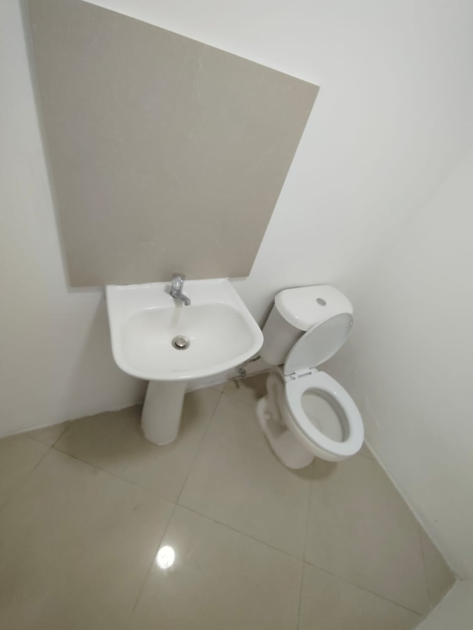 ESPECTACULAR LOCAL COMERCIAL_PLENO CENTRO_CALLE MAIPU