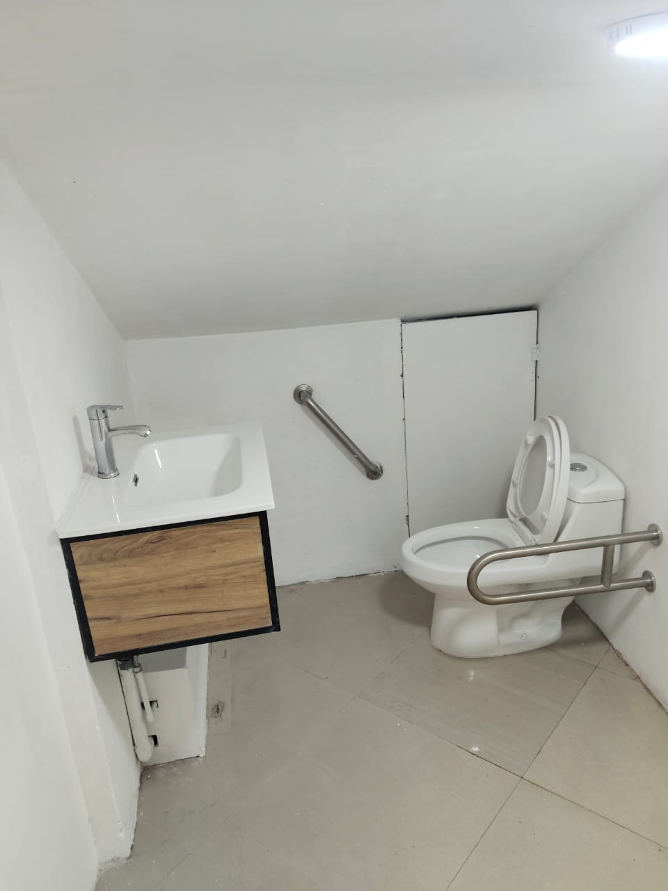 ESPECTACULAR LOCAL COMERCIAL_PLENO CENTRO_CALLE MAIPU