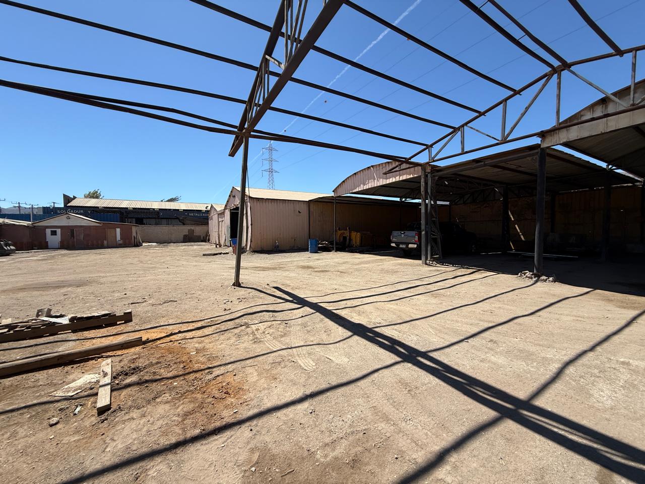 TERRENO CON GALPONES_BARRIO INDUSTRIAL PAIPOTE