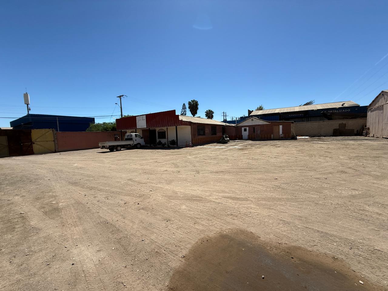TERRENO CON GALPONES_BARRIO INDUSTRIAL PAIPOTE