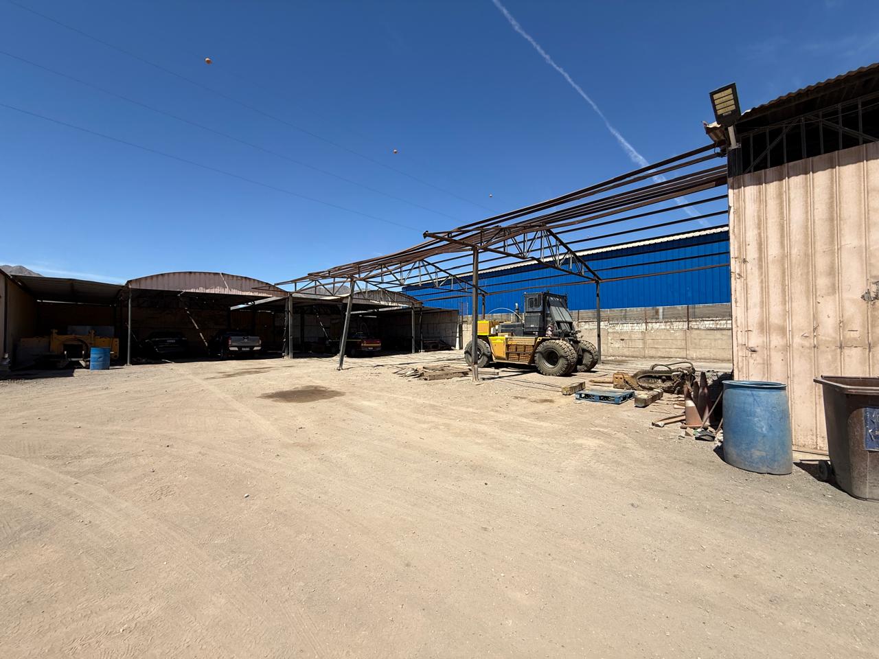 TERRENO CON GALPONES_BARRIO INDUSTRIAL PAIPOTE