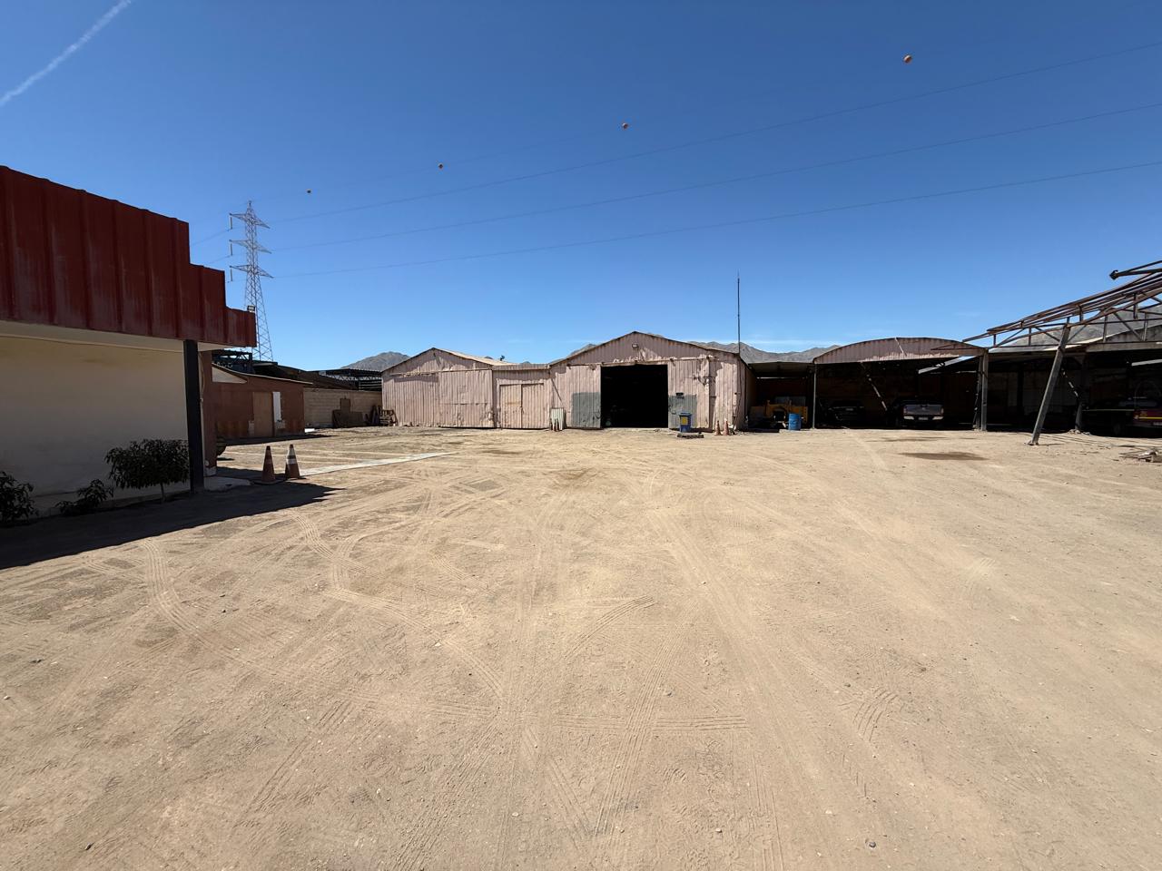 TERRENO CON GALPONES_BARRIO INDUSTRIAL PAIPOTE