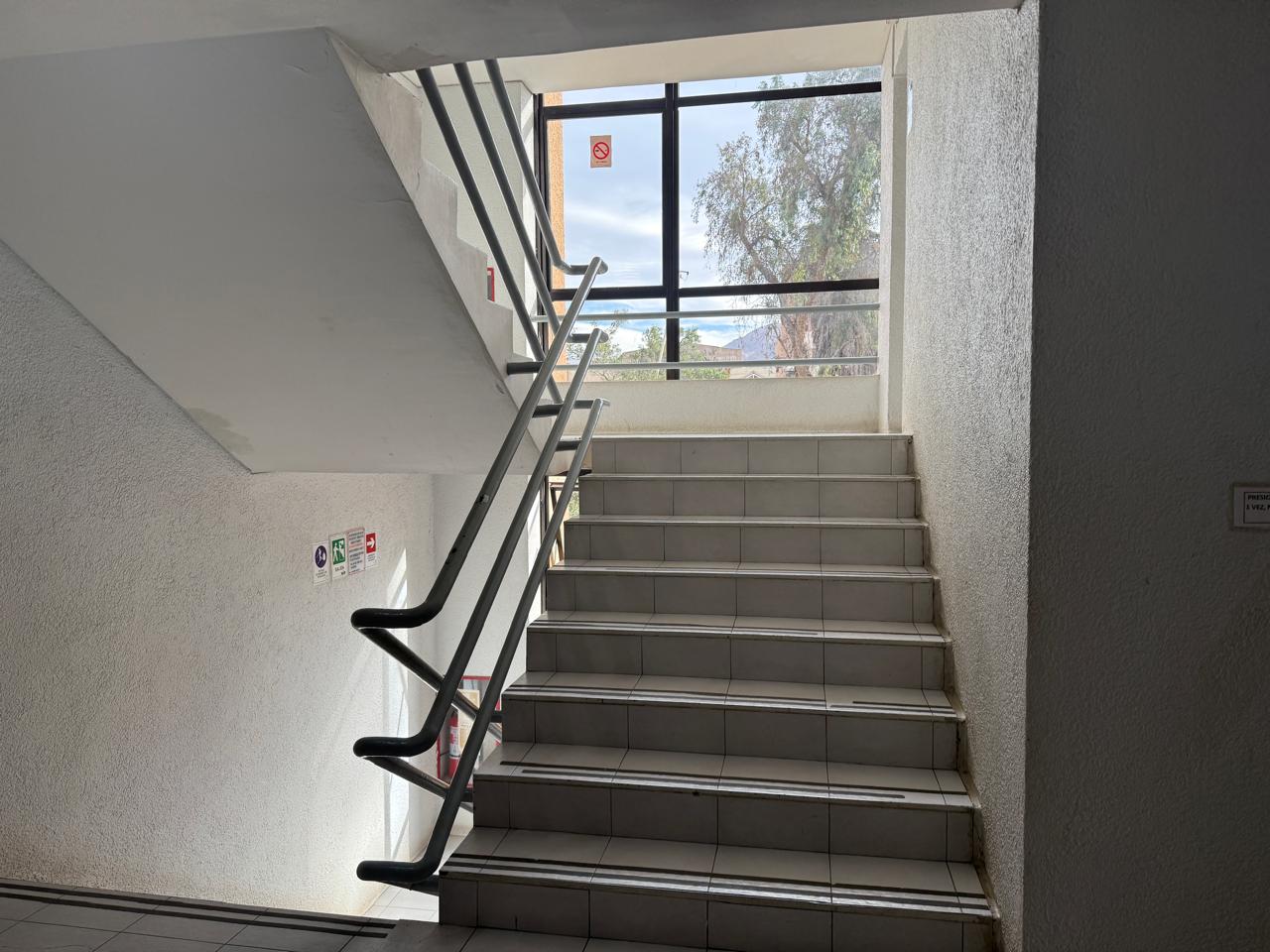 EXCELENTE OFICINA REMODELADA_EDIF. VALLE COPIAPO_219