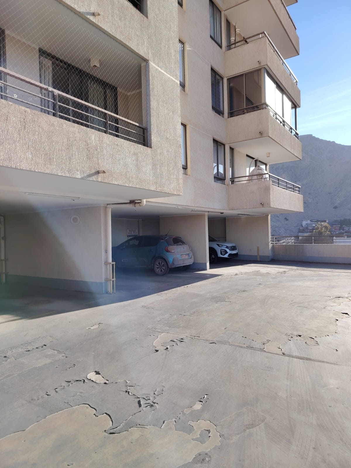 VENTA - ESTACIONAMIENTO  N°132.- EDIF. PARQUE ALAMEDA.-