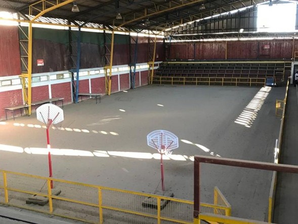 VENTA OPORTUNIDAD - GIMNASIO TIERRA AMARILLA.- 