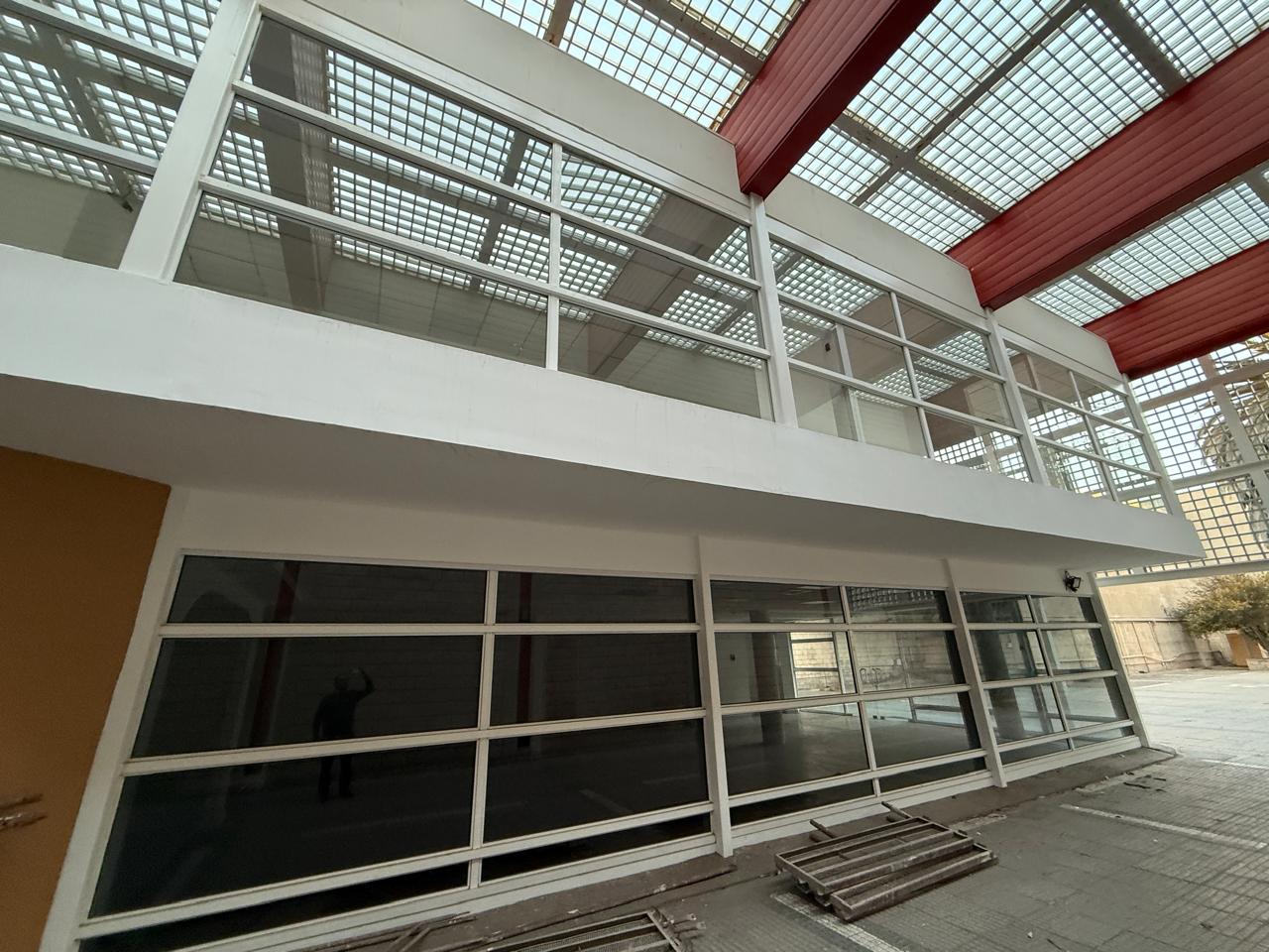EXCELENTE LOCAL COMERCIAL EX- BANCO - PLENO CENTRO DE COPIAPO.- 