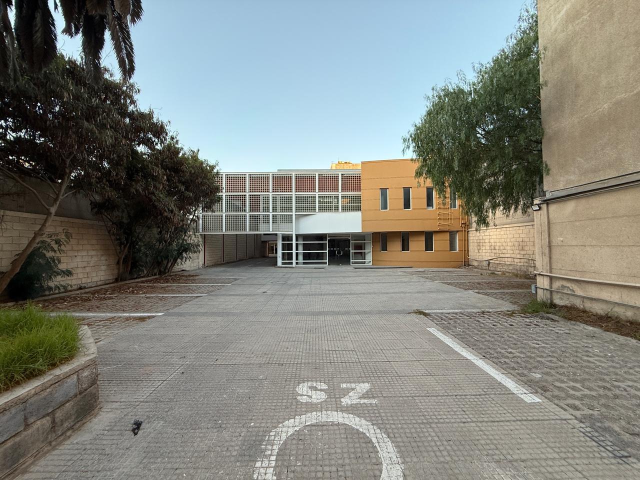 EXCELENTE LOCAL COMERCIAL EX- BANCO - PLENO CENTRO DE COPIAPO.- 