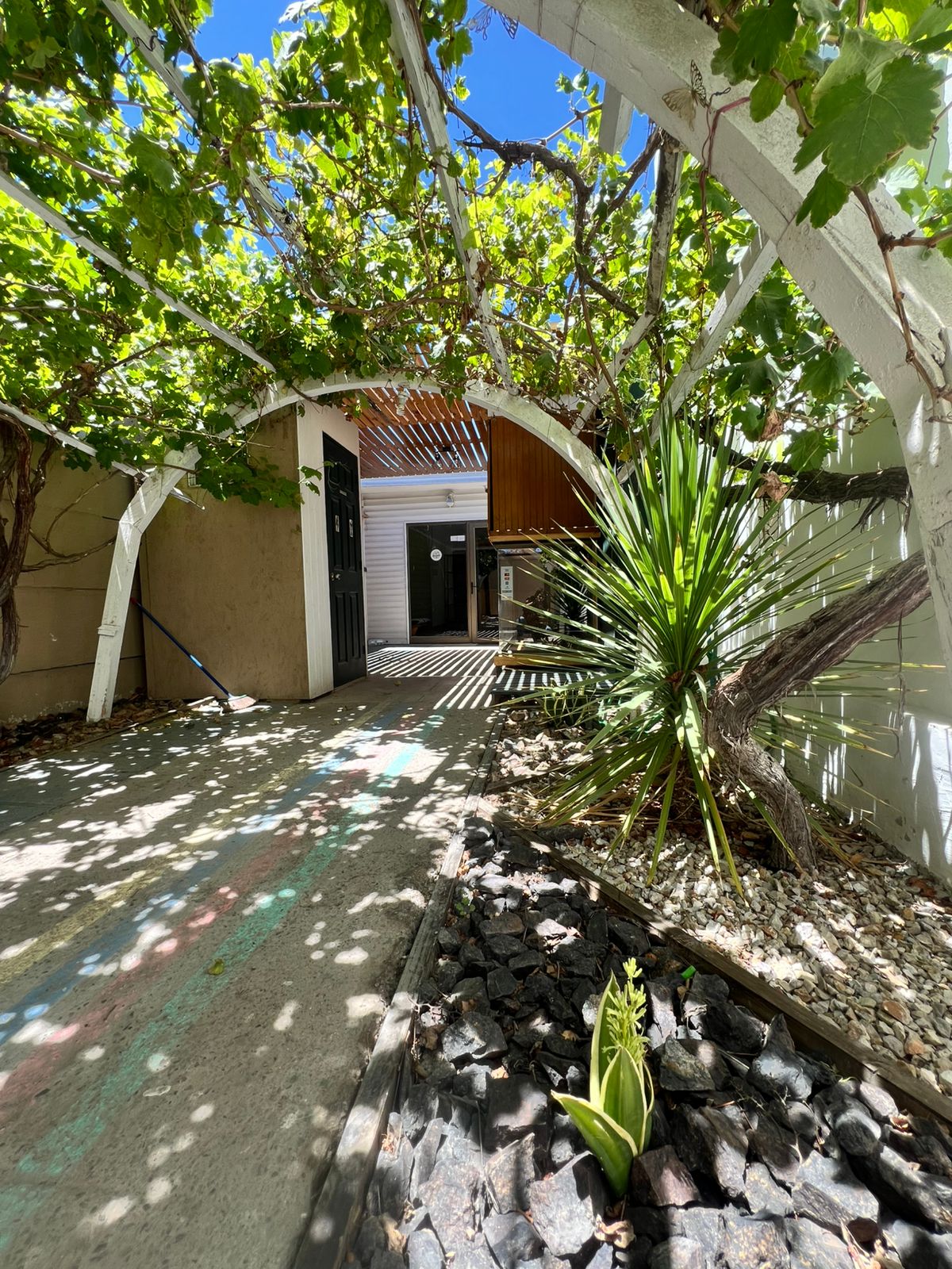 GRAN CASA SECTOR RESIDENCIAL - CALLE SAN ROMAN.-