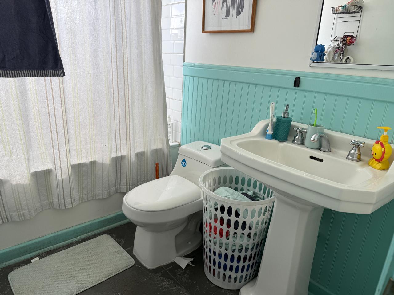 GRAN CASA SECTOR RESIDENCIAL - CALLE SAN ROMAN.-