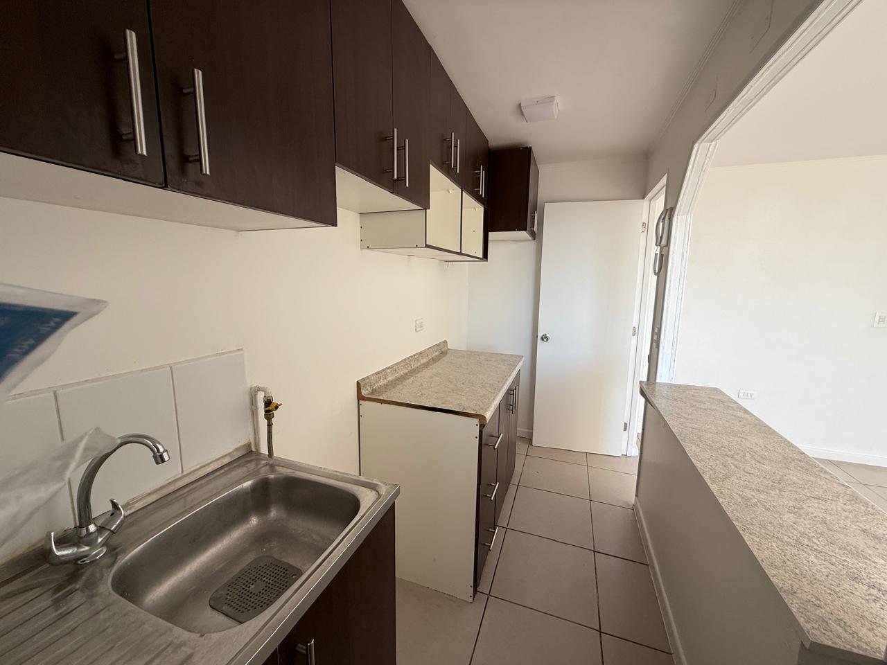 DEPTO._COND. _EL CONQUISTADOR - CALLE LEONIDAS PEREZ.-