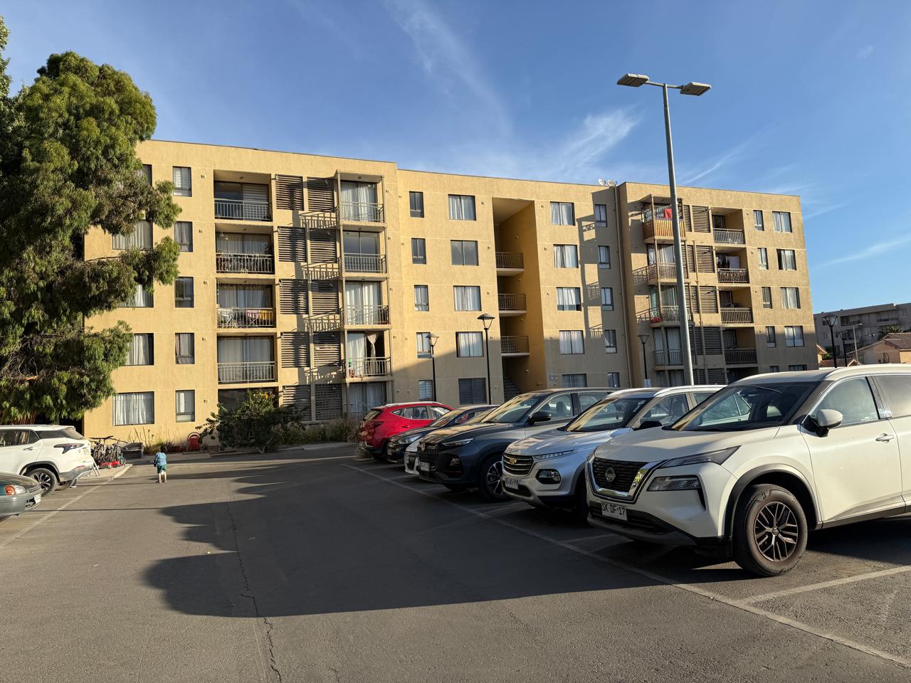 DEPTO._COND. _EL CONQUISTADOR - CALLE LEONIDAS PEREZ.-