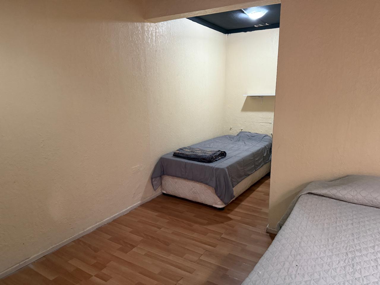 SOLO EMPRESAS - GRAN HOSTAL - AV. CIRCUNVALACION.-
