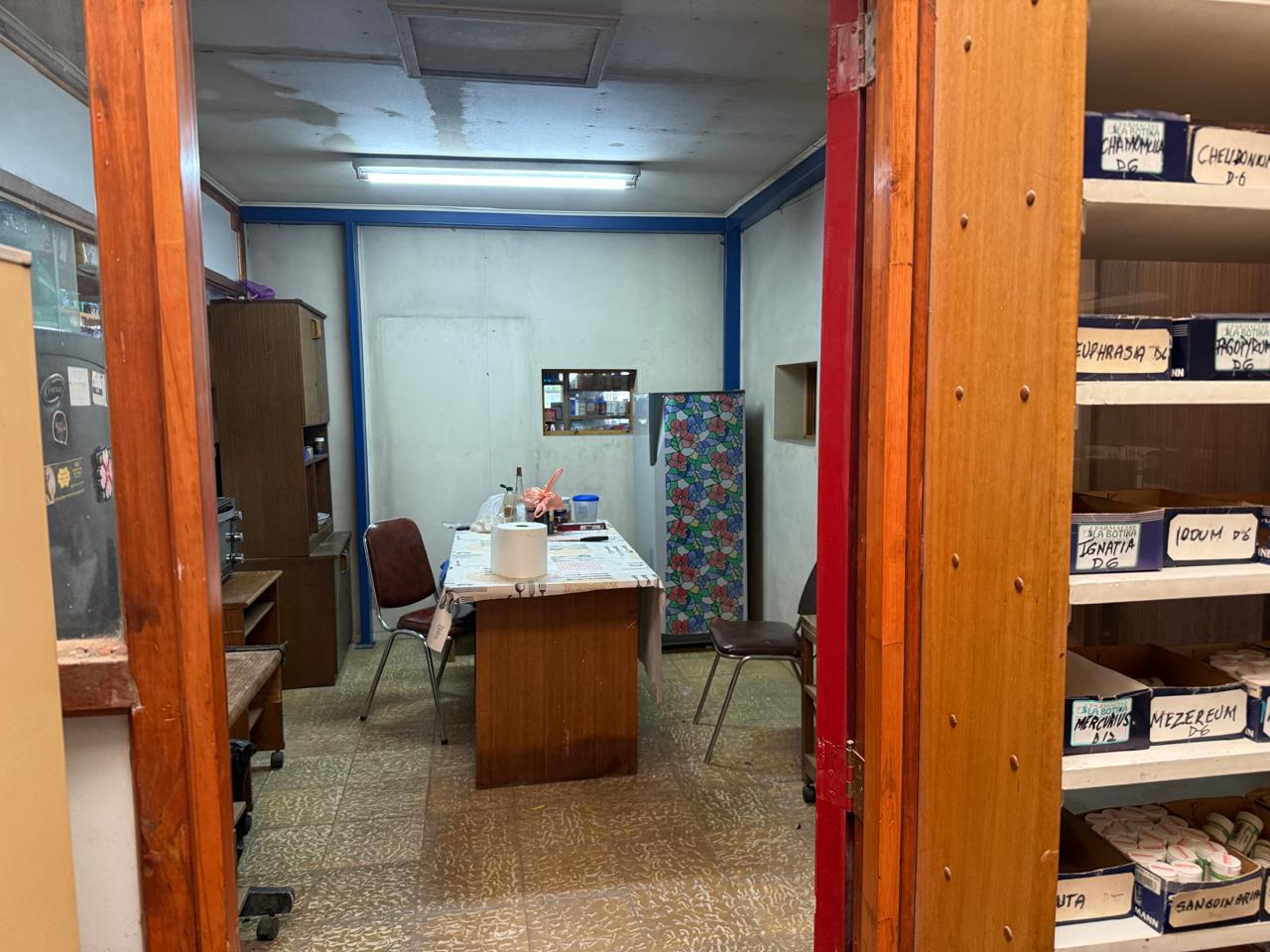 LOCAL COMERCIAL-PREFERENTEMENTE FARMACIA