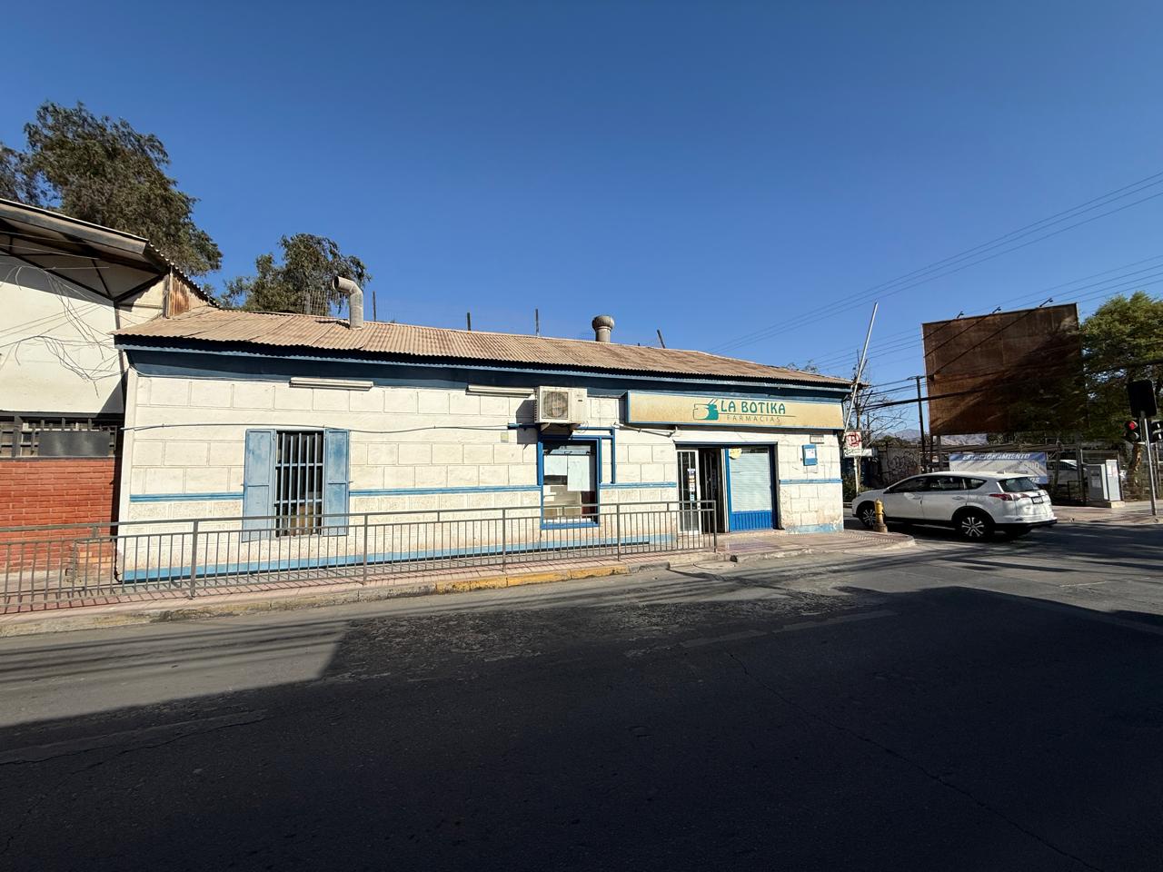 LOCAL COMERCIAL-PREFERENTEMENTE FARMACIA