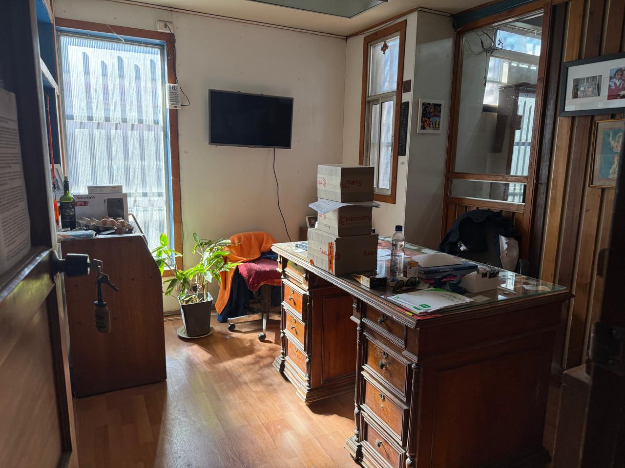 LOCAL COMERCIAL-PREFERENTEMENTE FARMACIA