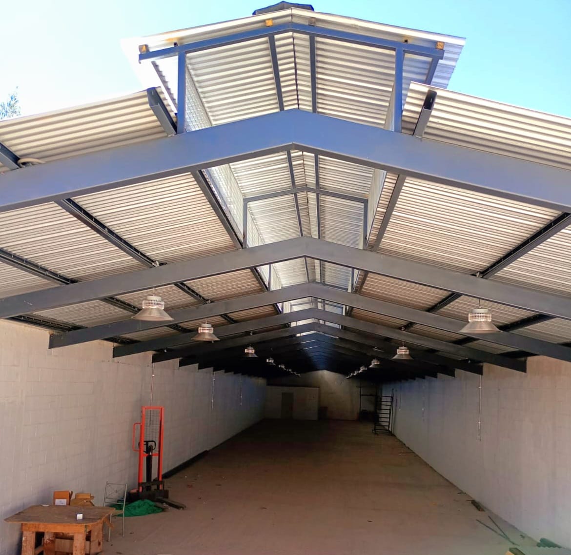 OFICINA MAS GALPONES - CALLE YERBAS BUENAS