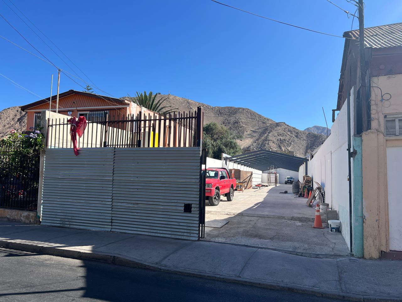 OFICINA MAS GALPONES - CALLE YERBAS BUENAS