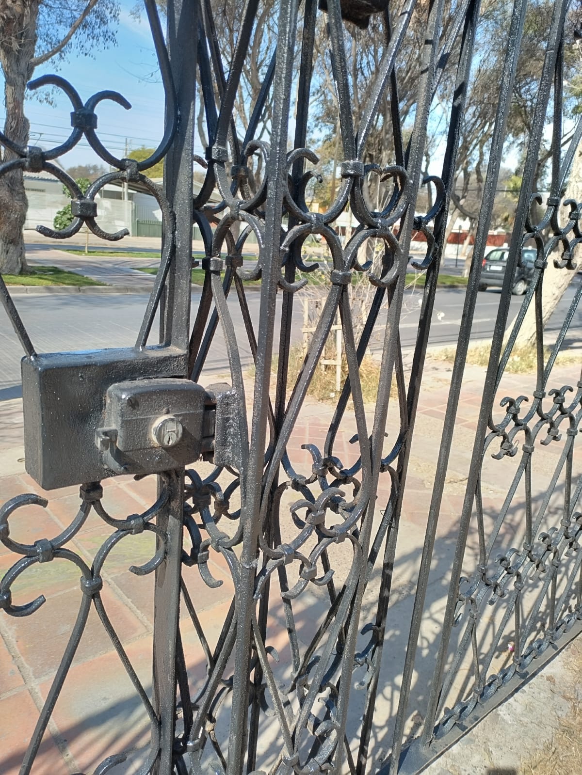 GRAN PROPIEDAD AV.HENRIQUEZ - ESPECIAL EMPRESAS.- * REBAJADA*