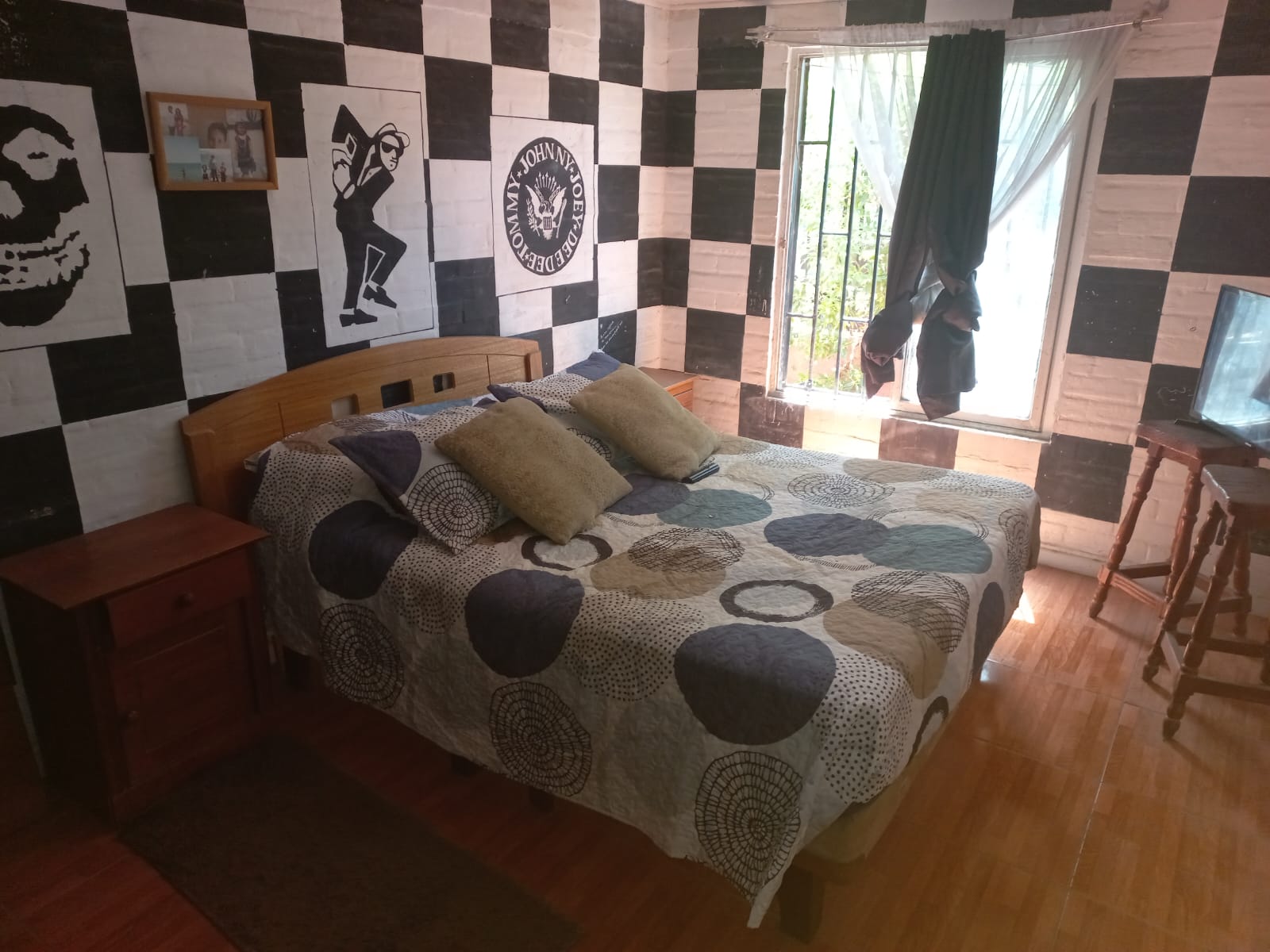 CASA AMOBLADA - VILLA ARBOLEDA -PRINCIPALMENTE EMPRESAS.-